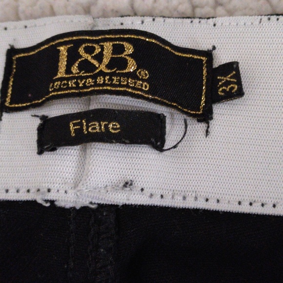 L&B Lucky & Blessed 3X Flare Black Pullon Stretch Waist Distressed Hem Jeans - Picture 5 of 17